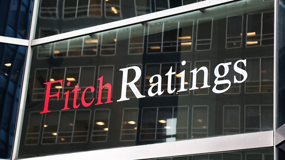 Fitch Ratings sign