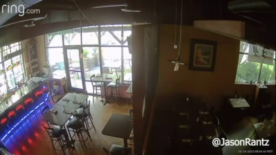 Seattle restaurant thieves