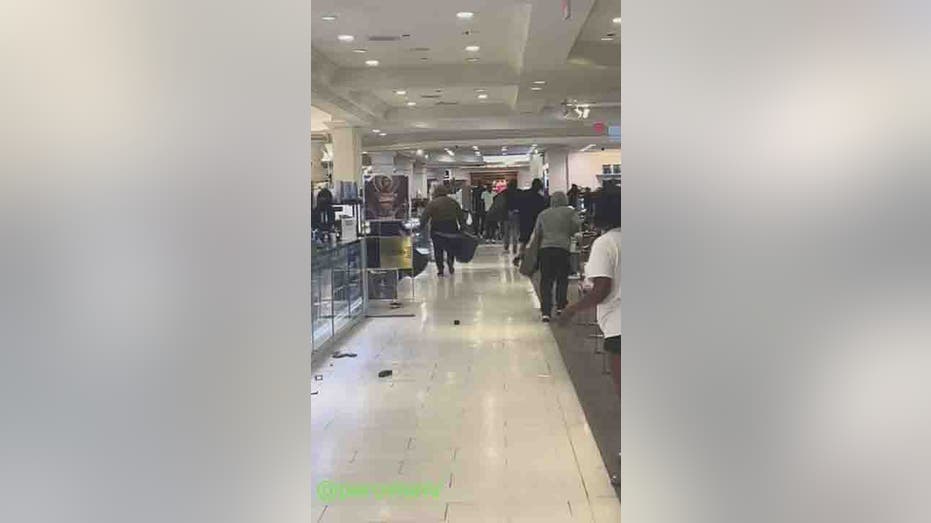 LA luxury mall latest to be hit by smash-and-grab thieves