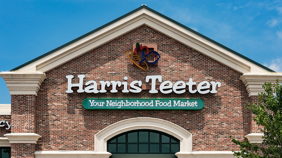 Harris Teeter sign