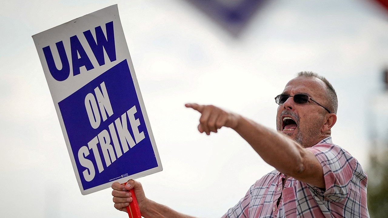 UAW, automakers to return to table while strikes create parts shortage