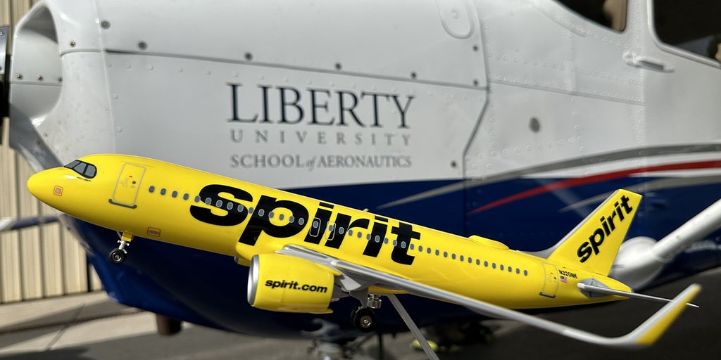 Spirit Airlines partners with Liberty University flight school, looks to address pilot shortage - Vimarsana News