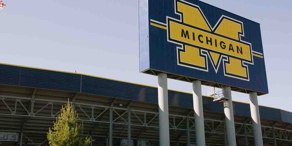 University of Michigan asking students who test positive for COVID-19 to leave dorms, isolate at hotels - Vimarsana News