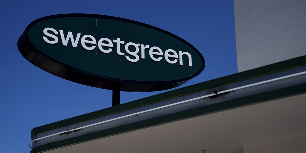 Sweetgreen hit with allegations of racial discrimination in lawsuit - Vimarsana News