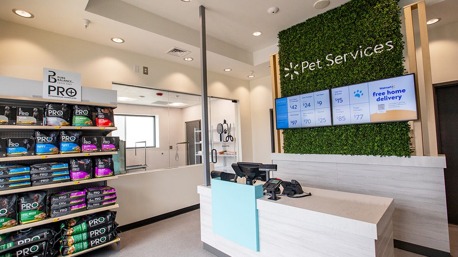 Walmart Pet Services Center