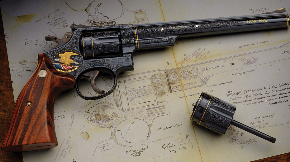 elvis presley revolver
