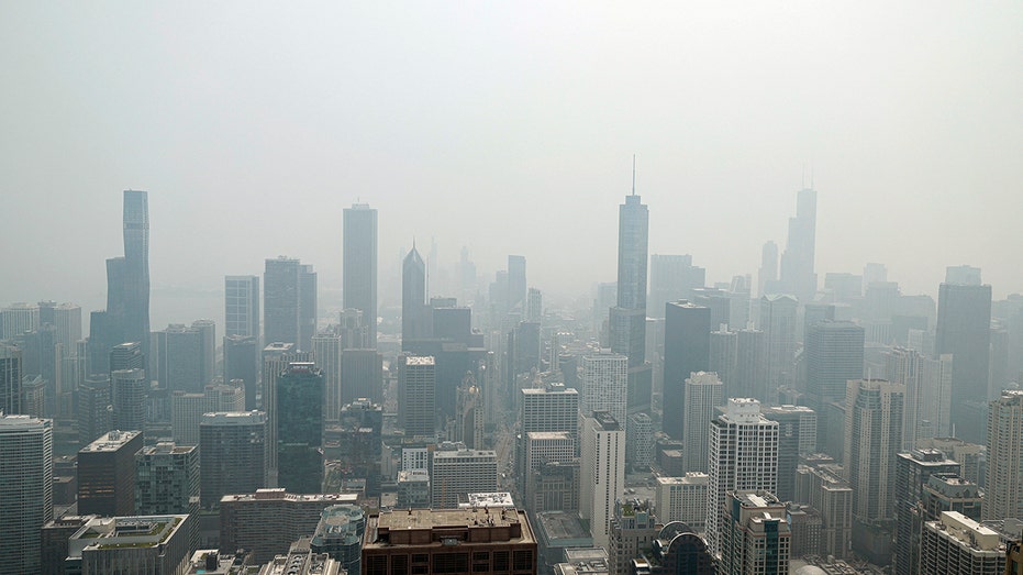 Smoke, Chicago buildings