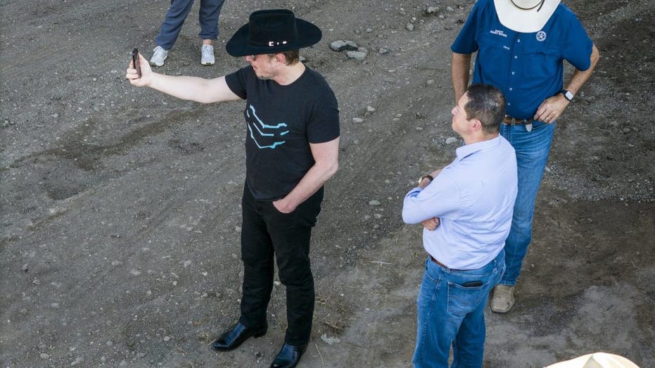 Elon Musk at Mexican border in Eagle Pass Texas