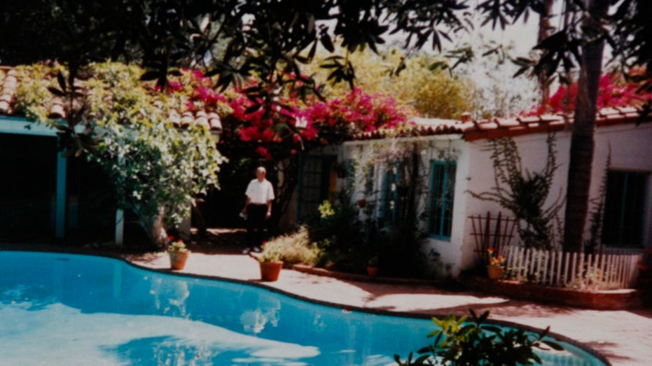 Marilyn Monroe's backyard pool