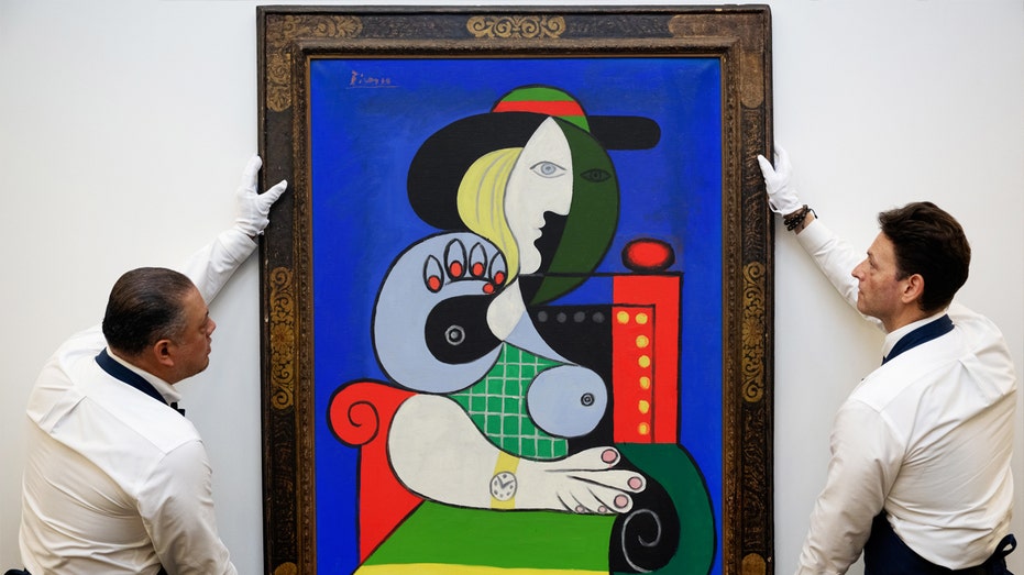 Femme à la Montre hung up ahead of Sotheby's auction