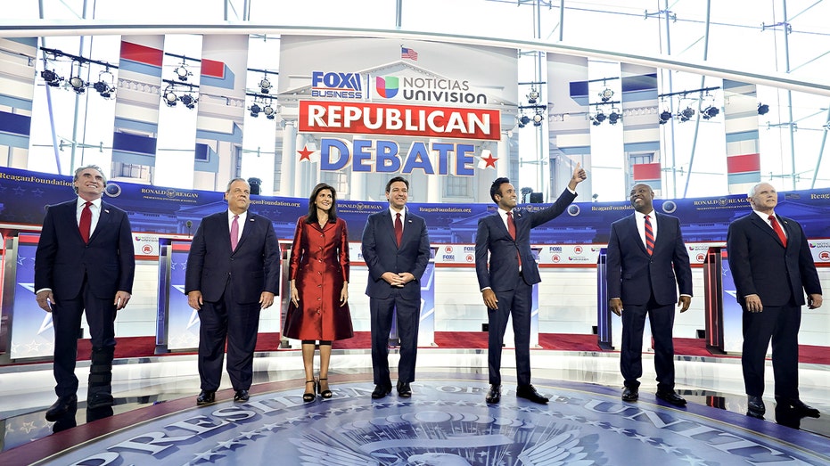 candidates at second gop debate