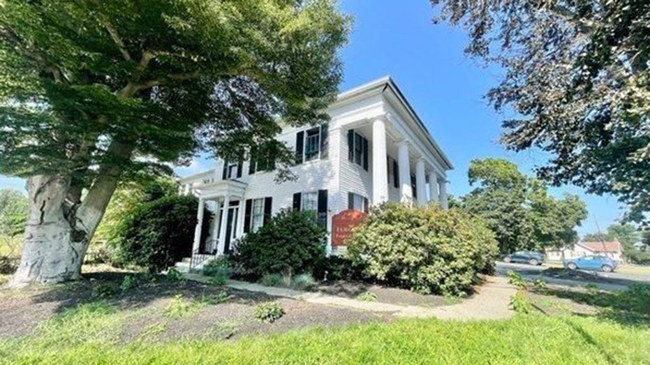 haunted funeral home exterior