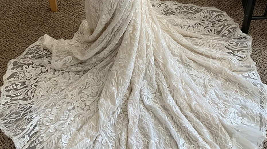 Alabama woman shocked to learn 25 wedding dress from Goodwill