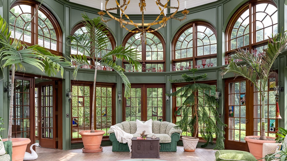 conservatory room