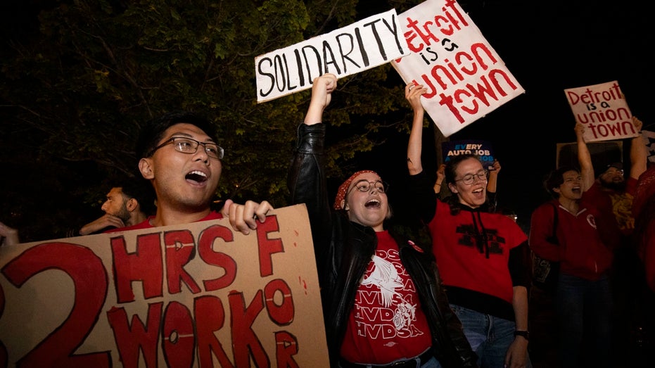 UAW workers at rally