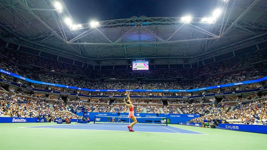 Sabalenka serving