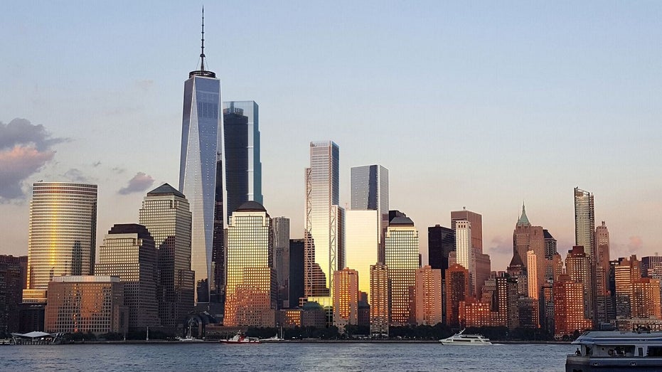 Manhattan skyline with World Trade Center rebuild