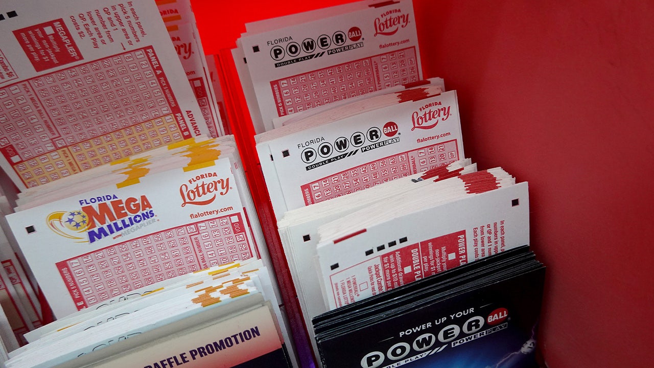 De Powerball-jackpot springt naar 9 miljoen nadat er geen winst is behaald tijdens de trekking van 11 maart De Powerball-jackpot springt naar 9 miljoen nadat er geen winst is behaald tijdens de trekking van 11 maart