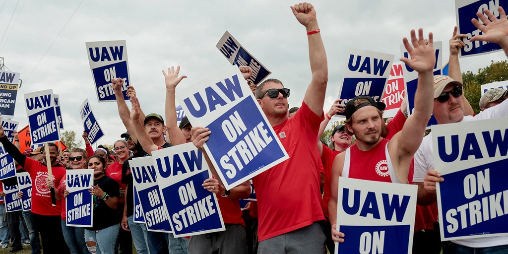 UAW workers, Volvo-owned Mack Trucks reach 'tentative' deal to avoid strike - Vimarsana News