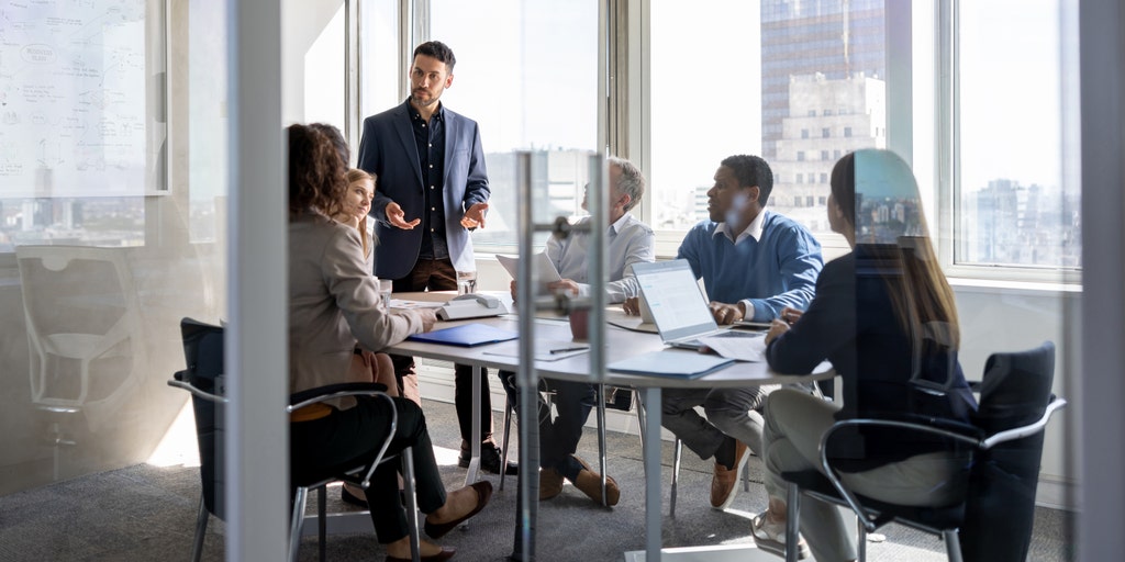 When coworkers take credit for your work, what do you do? Experts reveal strategies - Vimarsana News