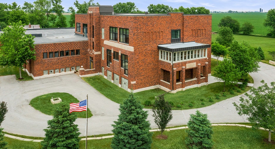 iowa school exterior