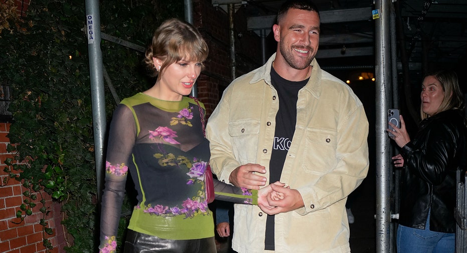 Taylor Swift and Cravis Kelis are dinner