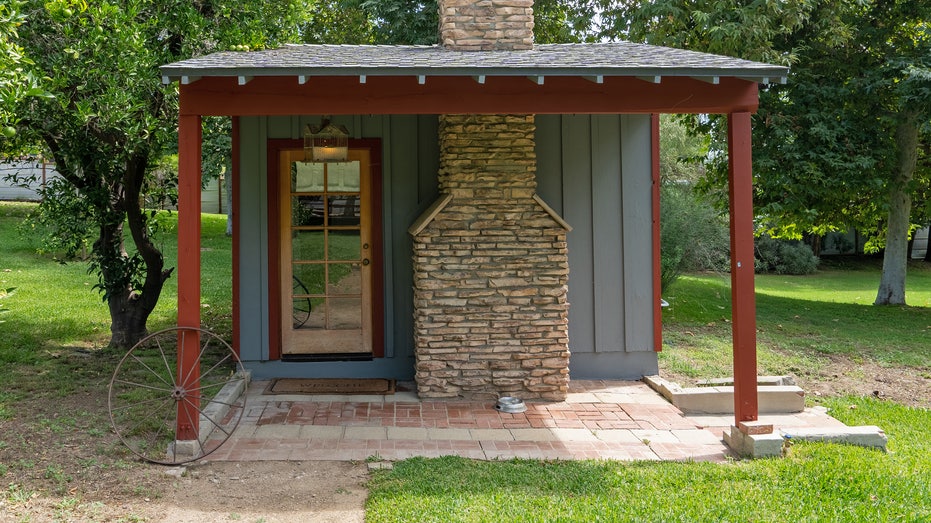 An additional dwelling unit on Patrick Swayze's ranch