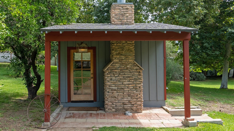 An additional dwelling unit on Patrick Swayze's ranch