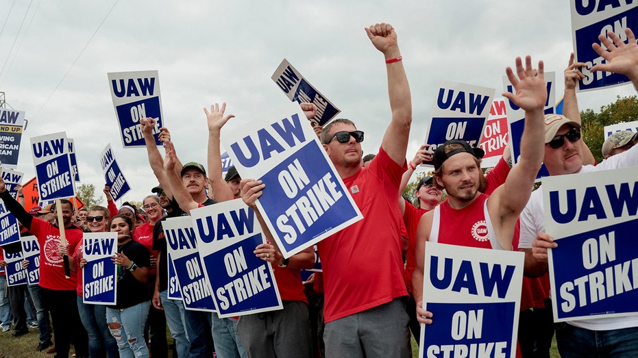 United Auto Workers Union Boss Set To Announce Next Moves In Strike ...