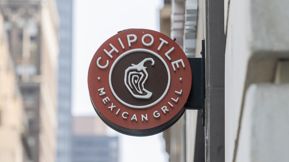 Chipotle adds &amp;#39;fan-favorite&amp;#39; back to menu for limited time | Fox Business