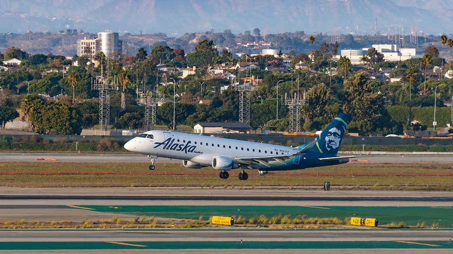 Alaska Airlines plane lands in LA