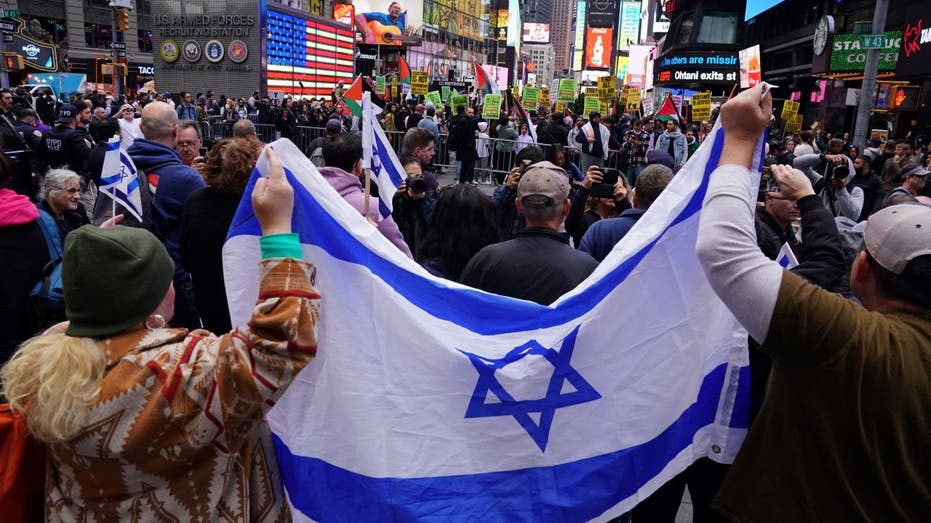 Israelis Palestinians Protest NYC