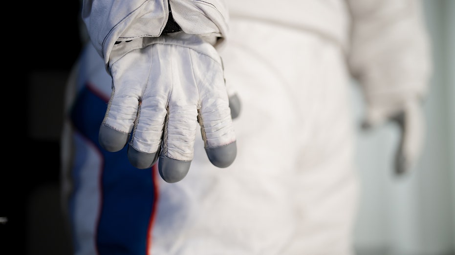 Nasa lunar suit