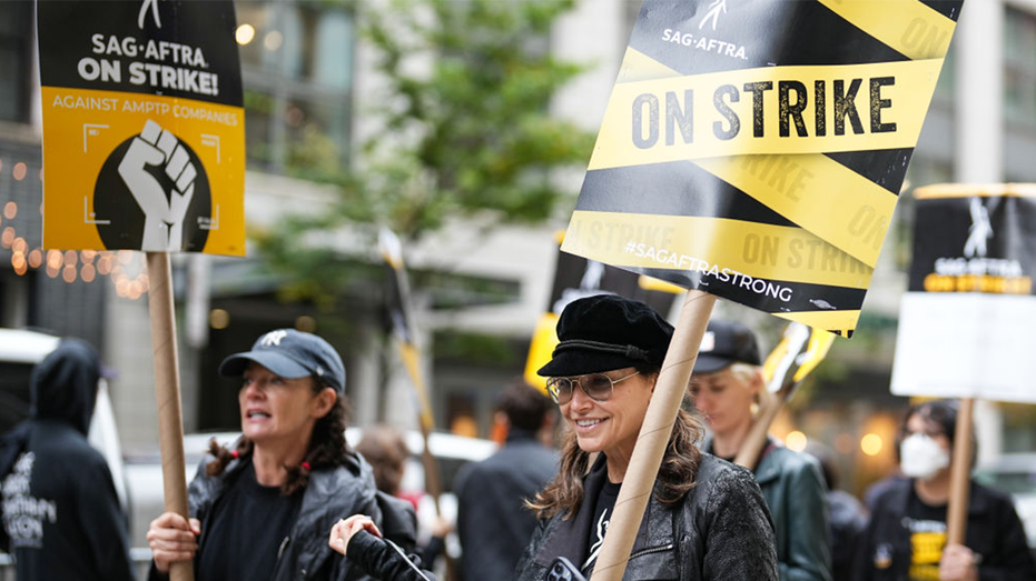 SAG-AFTRA strike in NYC