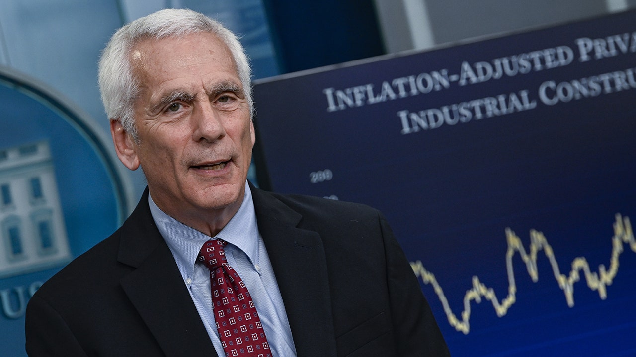 Conselheiro económico de Biden aponta inflação e tendências de emprego como bons indicadores, apesar da insatisfação dos eleitores