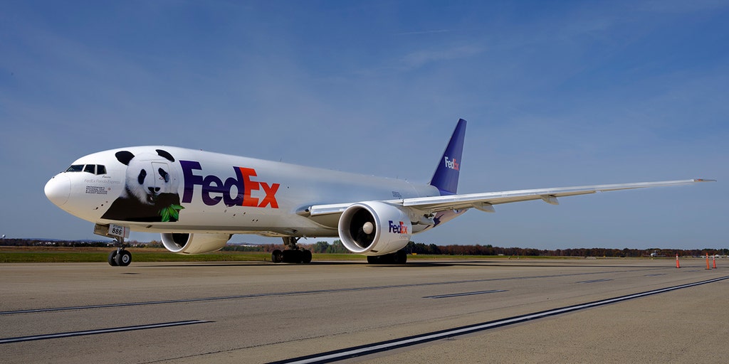 FedEx uses FedEx Panda Express plane to bring National Zoo pandas 