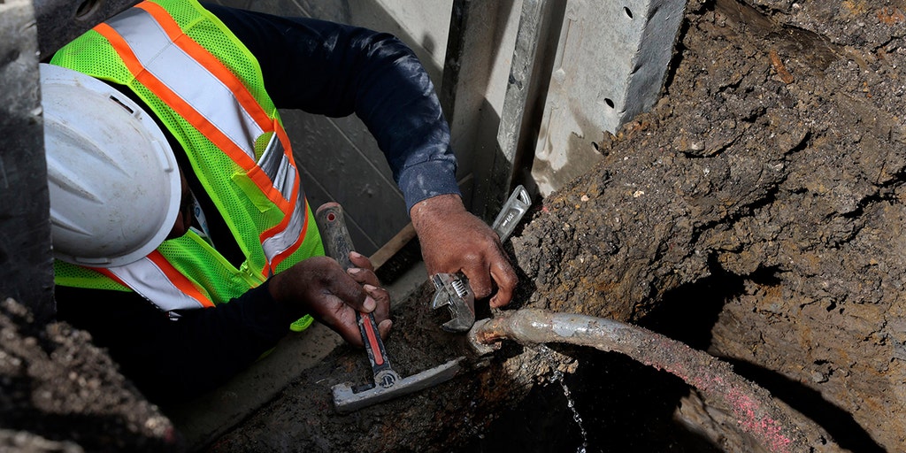 Biden administration proposes to require lead pipes to be replaced within 10 years - Vimarsana News