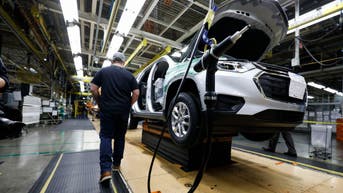 Paychecks keep rising for American workers, providing boost to household budgets - Fox News