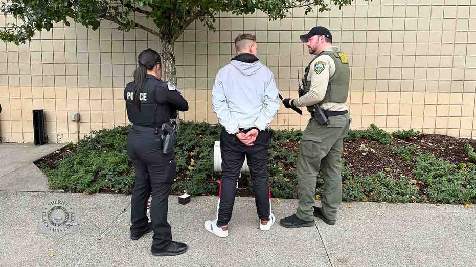 deputies arrested suspect
