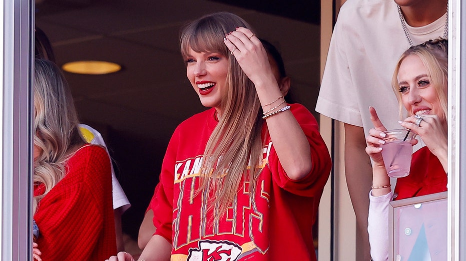 Taylor Swift at Kansas City Chiefs game