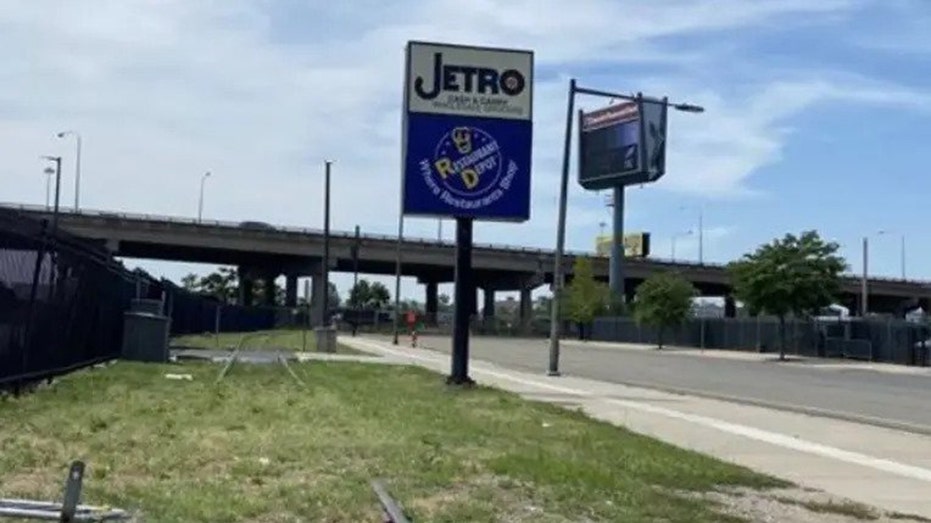 Street view of Jetro parking lot.