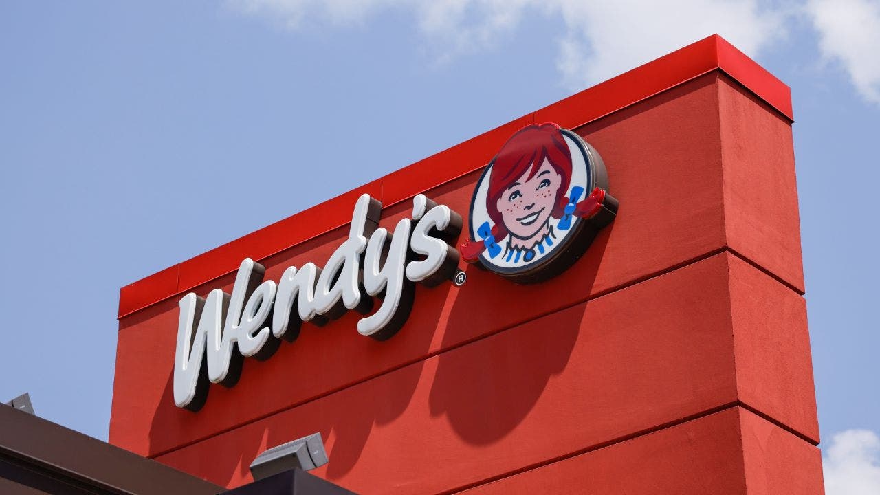 Wendy's to roll out Uberstyle surgepricing, with menu prices