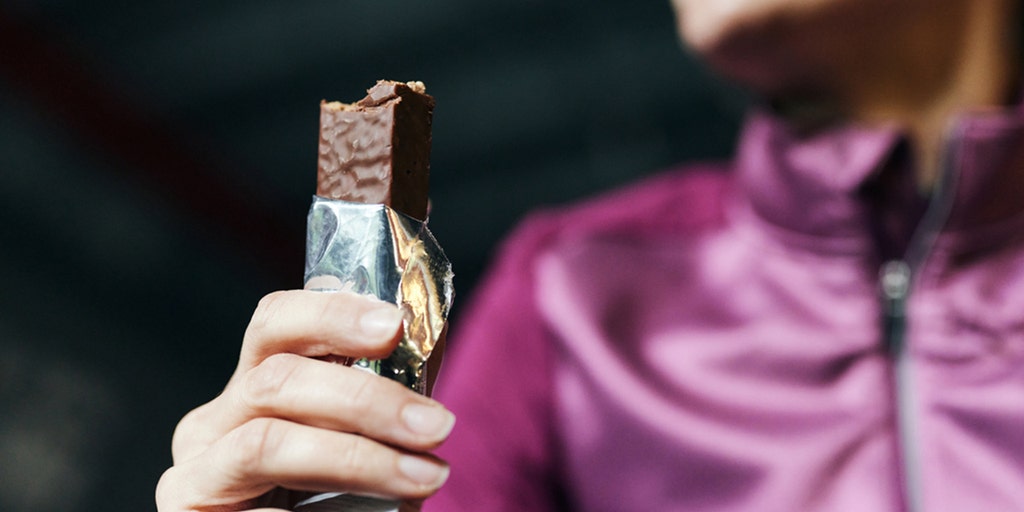 Protein bars pulled from shelves after traces of hairnets, shrink wrap found inside - Vimarsana News