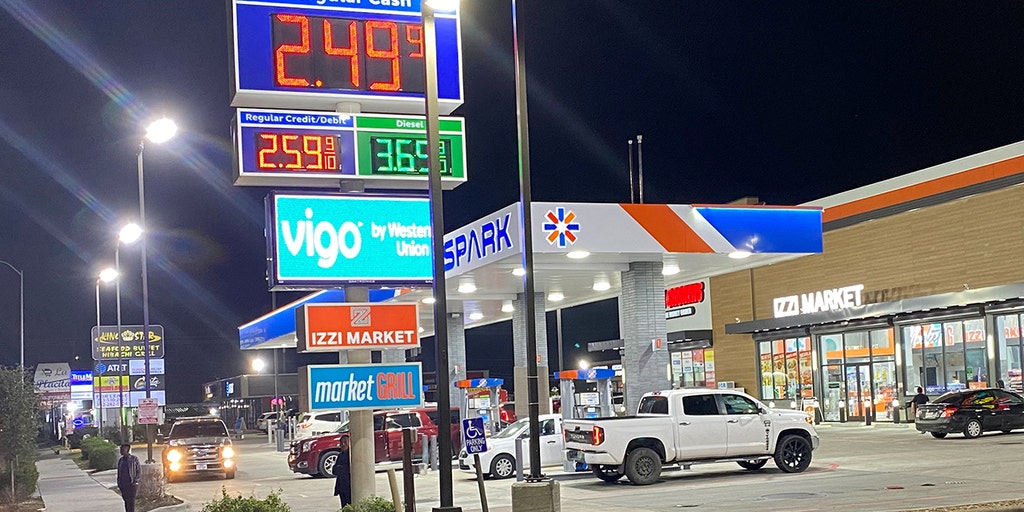 Gas prices hit 11-month low just in time for the holidays - Vimarsana News