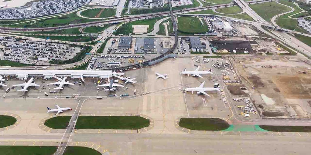 2 aircraft clip wings at Chicago's O'Hare International Airport; FAA investigating - Vimarsana News