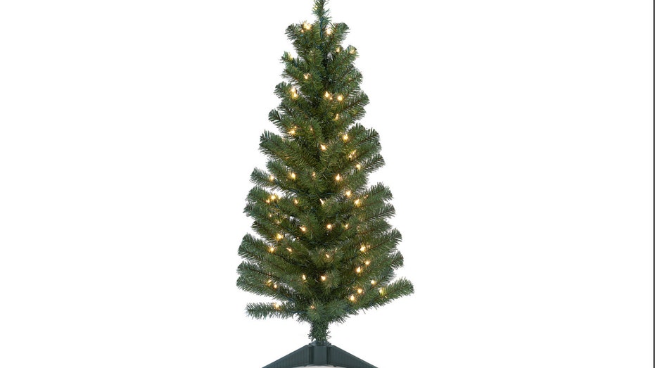 BigLots Christmas tree