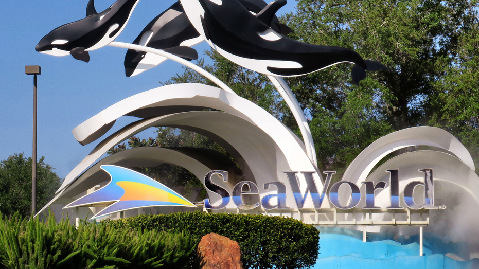 Emtrance sign to SeaWorld