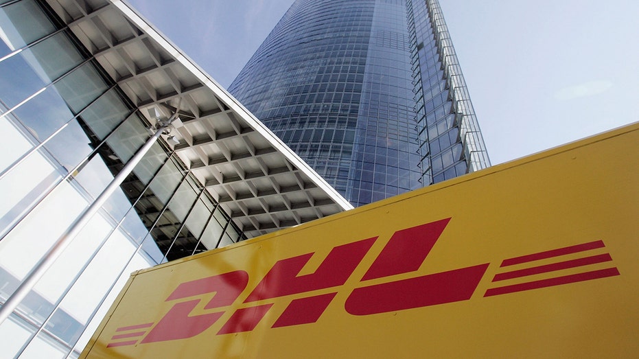 DHL logo