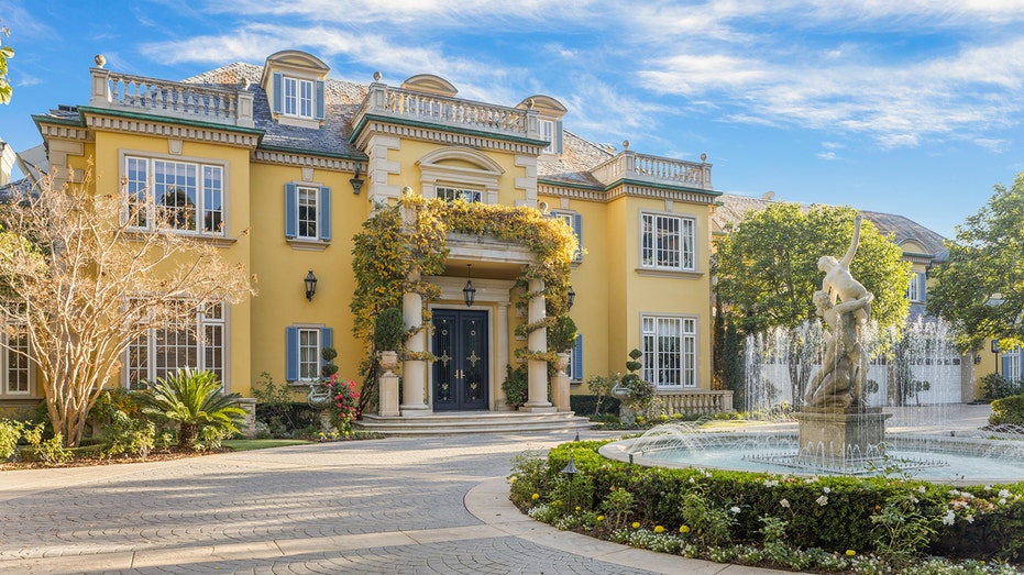 Rod Stewart 9-bedroom Beverly Hills mansion