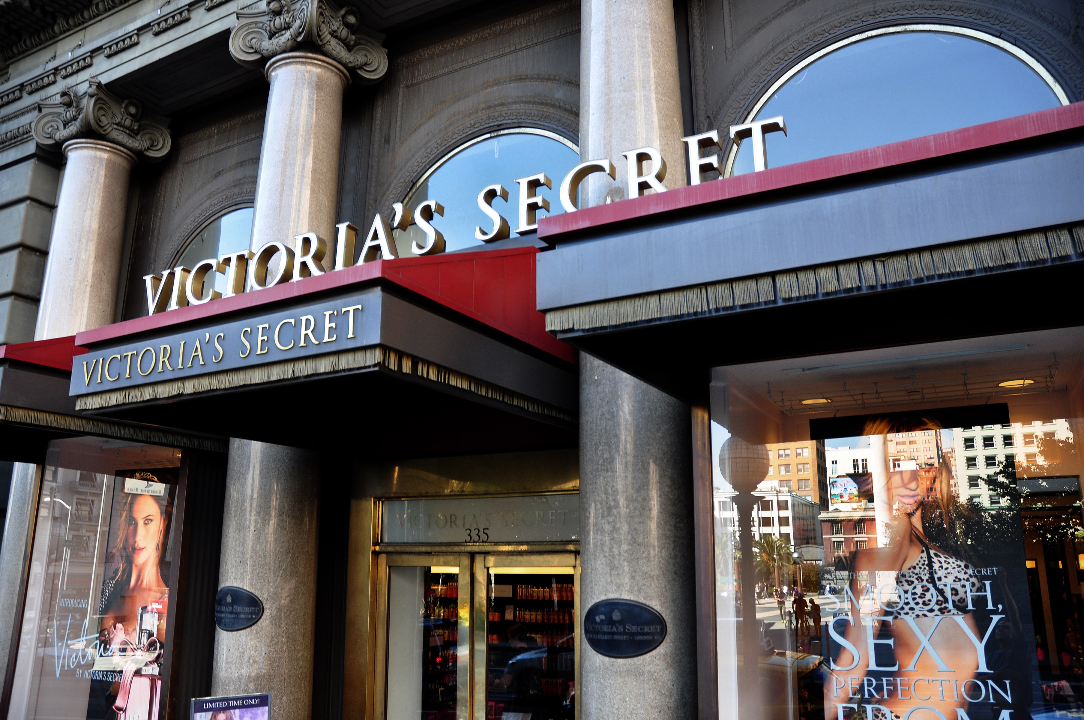 Victoria's Secret's new AI shopping partnership exposes new